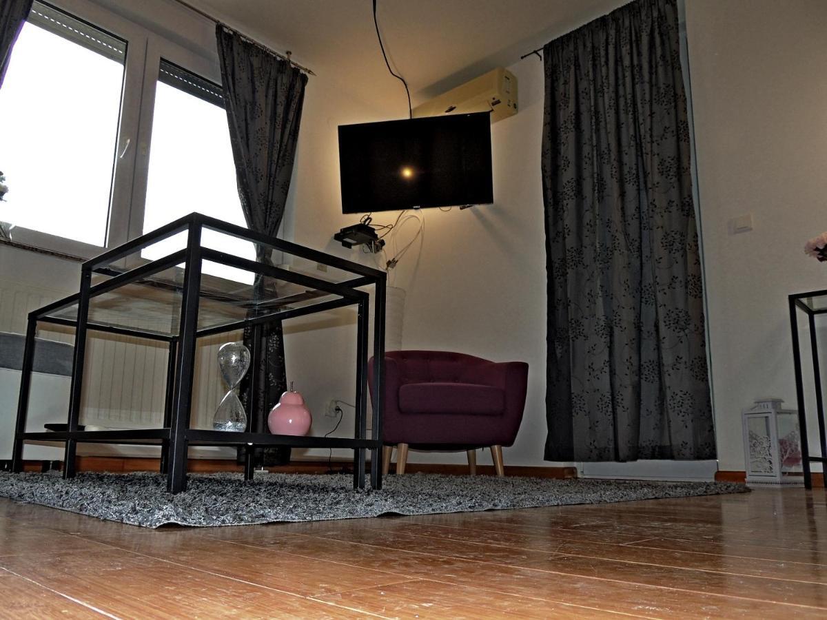 Factory - Self Check In Apartment Osijek Exterior photo