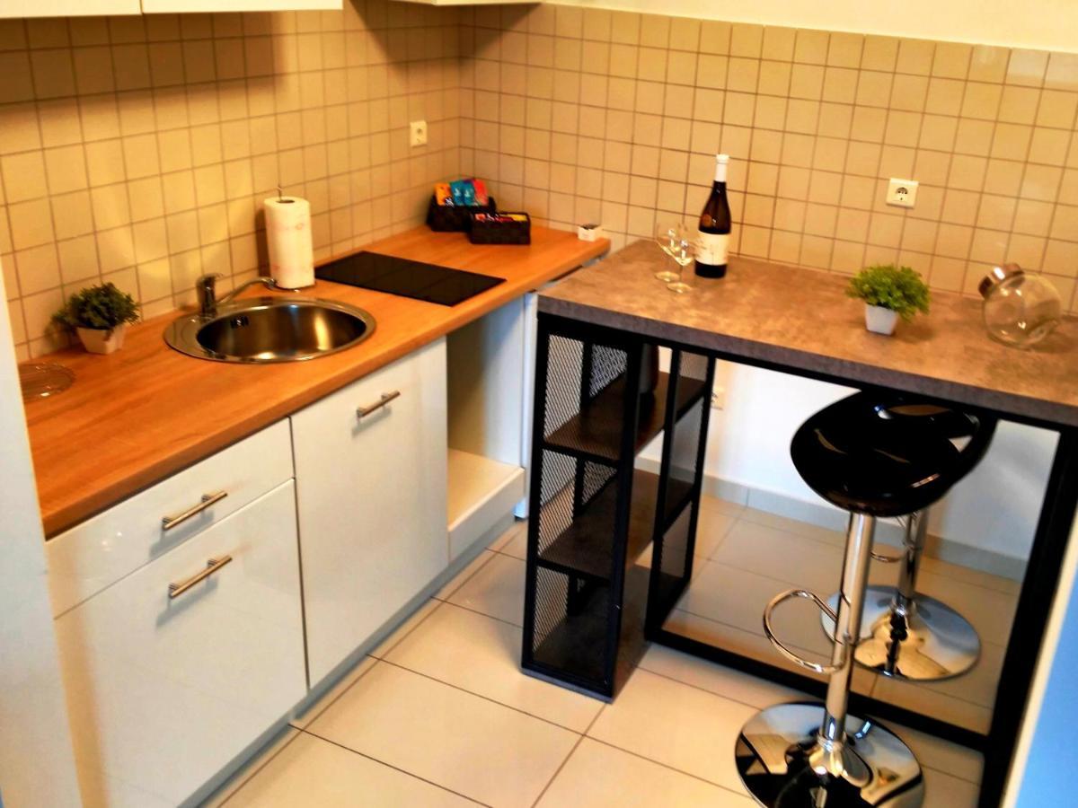 Factory - Self Check In Apartment Osijek Exterior photo