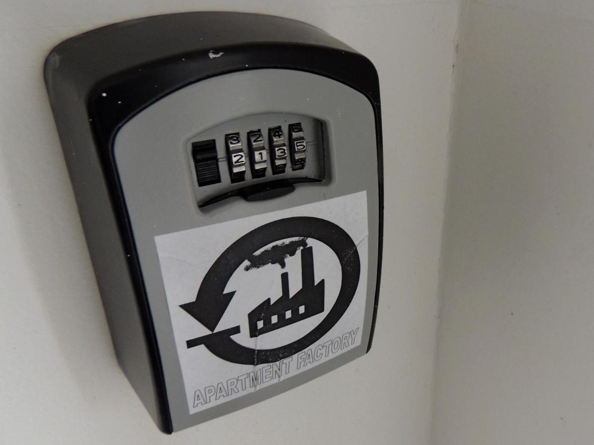 Factory - Self Check In Apartment Osijek Exterior photo