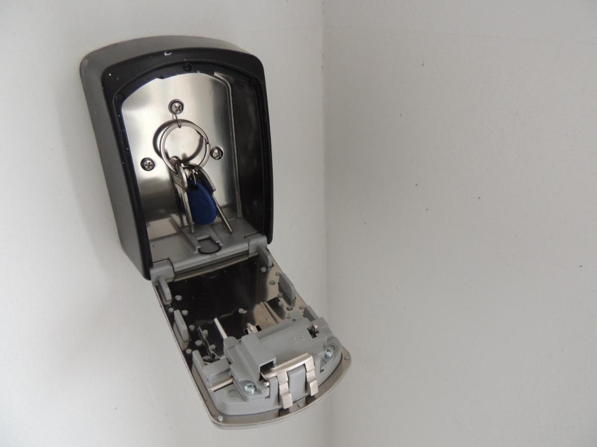 Factory - Self Check In Apartment Osijek Exterior photo
