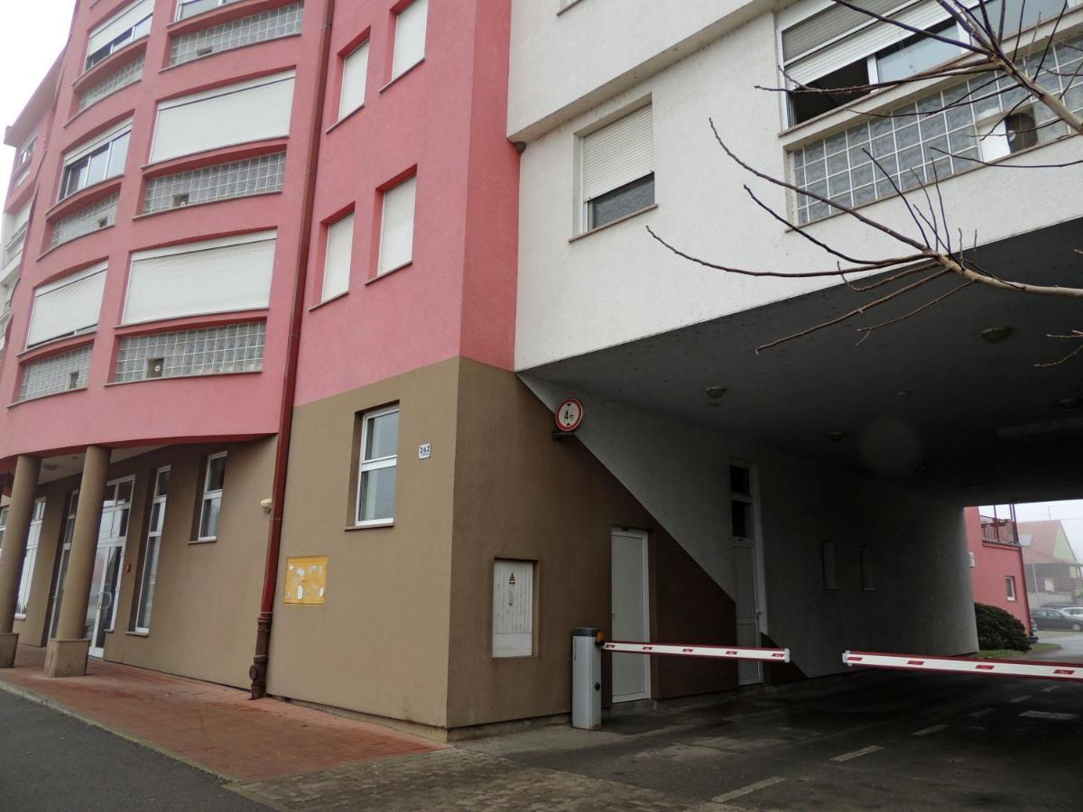 Factory - Self Check In Apartment Osijek Exterior photo
